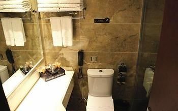 Jinyue Business Hotel Yichuan  Екстер'єр фото