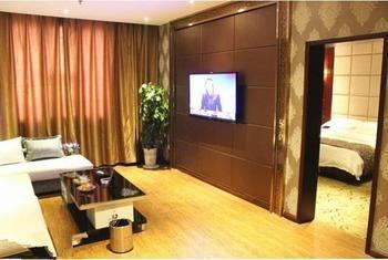 Jinyue Business Hotel Yichuan  Екстер'єр фото